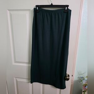 Like New Nuggles Hunter Green Skirt